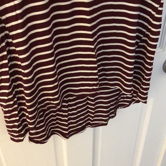 Mossimo T-shirt - Picture 4 of 5